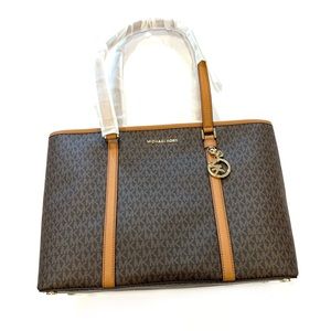 Michel Kors signature Sandy shoulder bag. Large, brand new